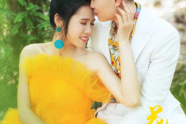 Mr & Mrs .    黄