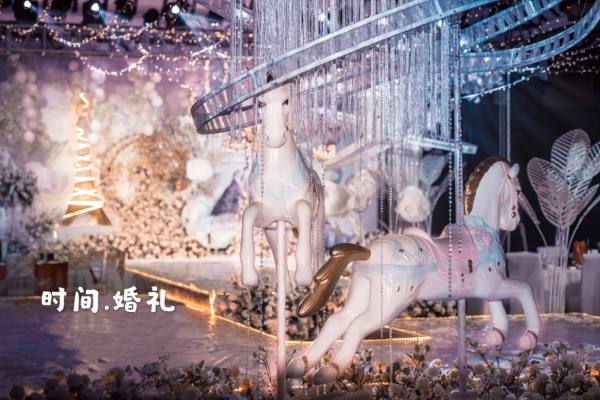 温暖浪漫粉紫色婚礼
