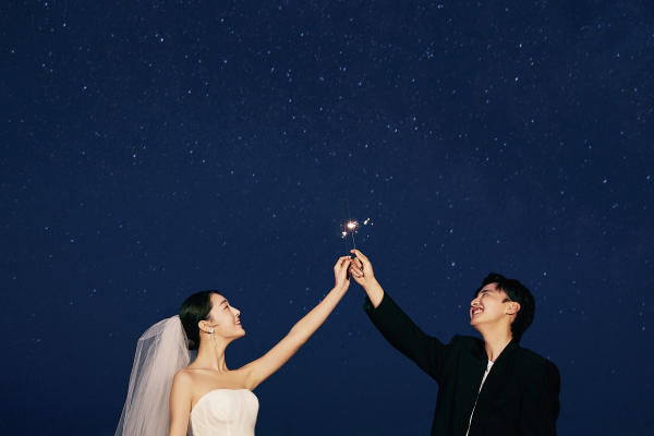 繁星共鸣 此刻世界在缤纷 我的眼里也只有你