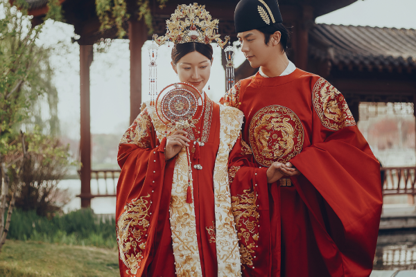 拍了妈见夸的明制汉服❤️古韵婚照
