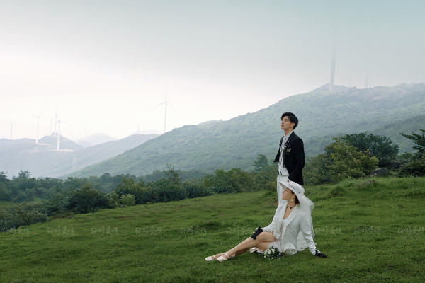 『巴赫旧约』草坪婚纱照 