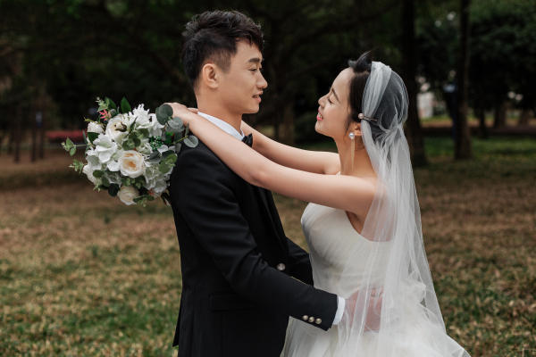 北海婚纱照旅拍森林婚礼客照