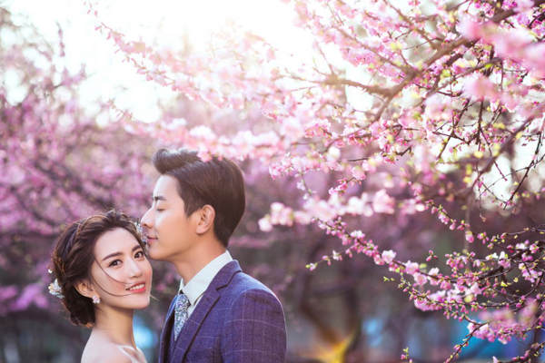 爱度婚纱摄影~花期