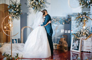 室内莫兰迪雾霾蓝小清新简约婚礼