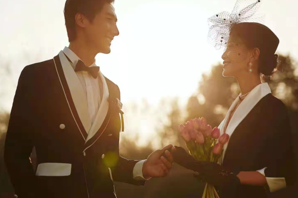 高级典雅的浪漫法式复古婚纱照