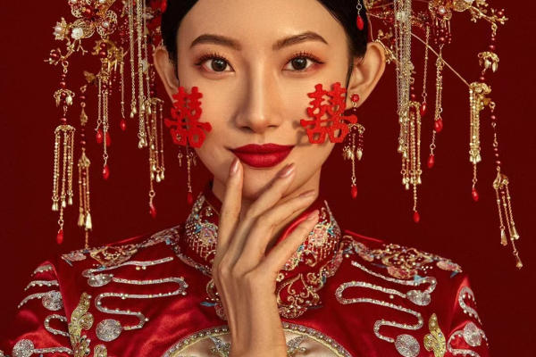 俏皮中式婚纱照