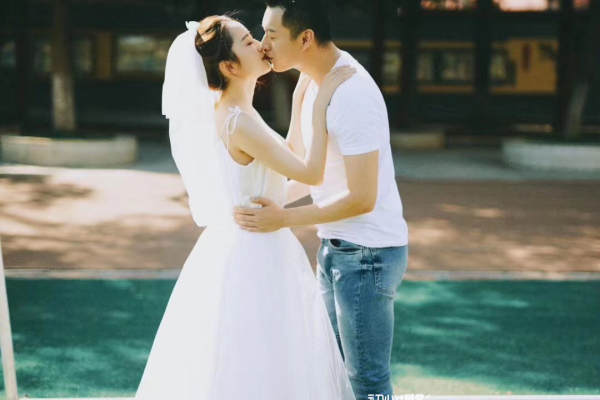 康先生&汪女士