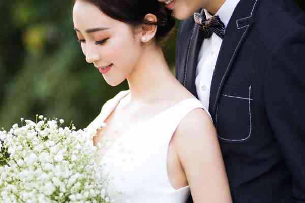 惊艳全城的一组婚纱照