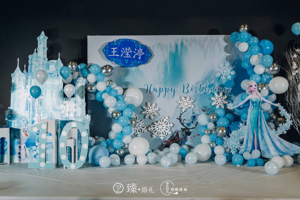 一场纯净的冰雪奇缘主题生日宴