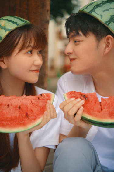 夏日炎炎有你真甜西瓜味的婚纱照