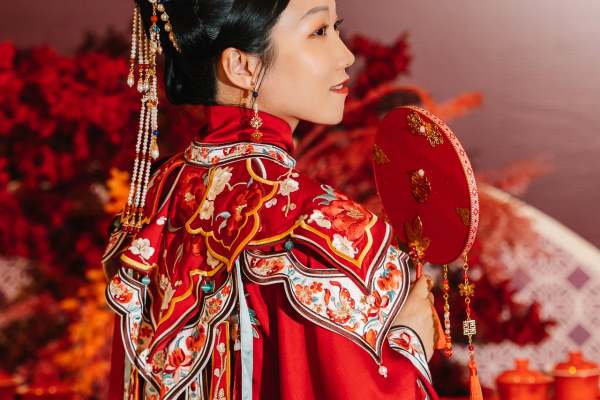 嘉礼初成 良缘遂缔 共盟鸳鸯之誓