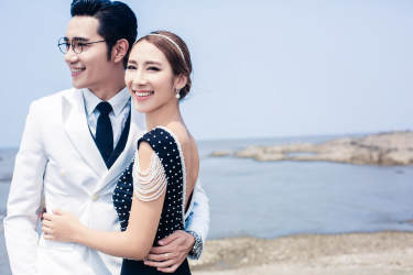 复古海边婚纱照