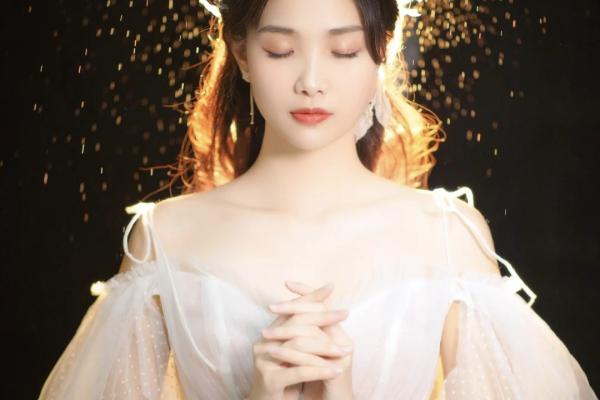 当婚纱遇上复古风