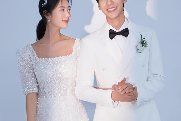 这组超减龄的光影婚纱照满足女孩子的公