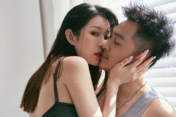 厦门旅拍-室内温馨幸福感婚纱照