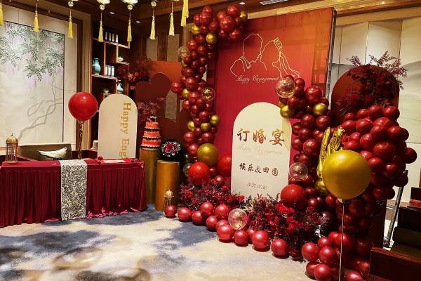 红色超火订婚宴999元.