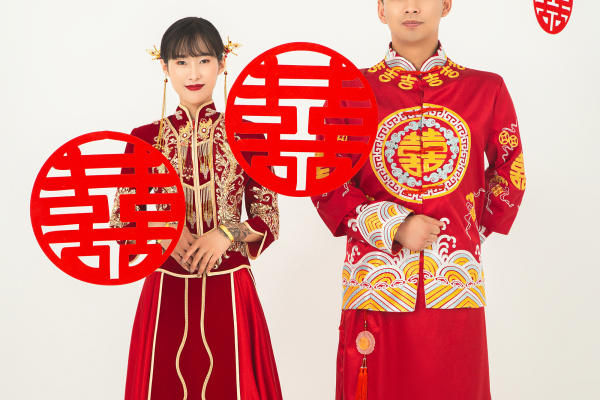 新中式秀禾服婚纱照