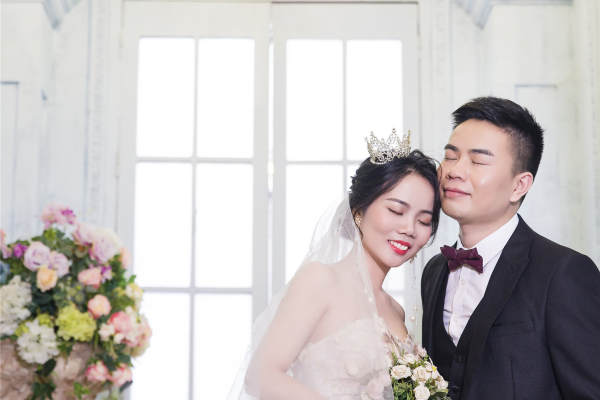 MR.孔 MRS.杨