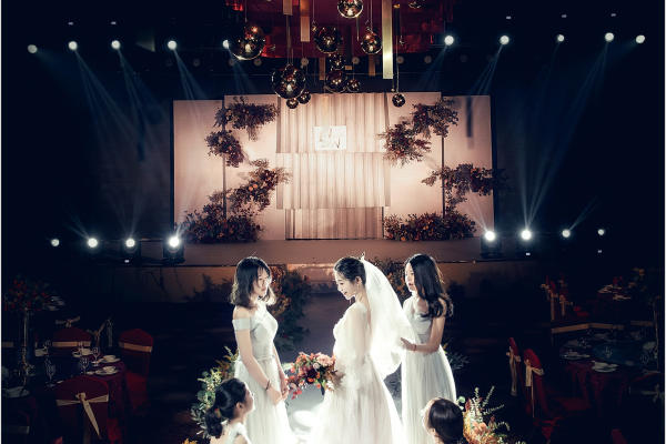 红白简约现代风婚礼