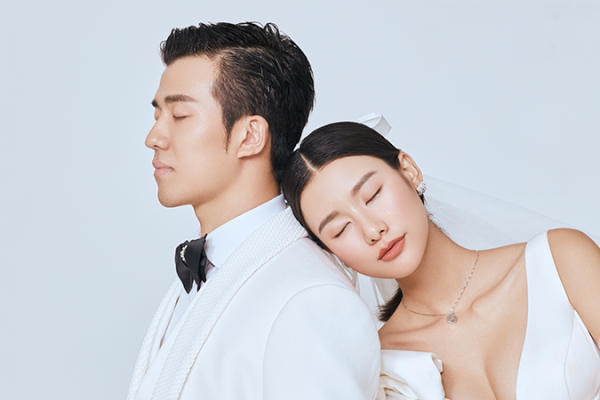 《女王风尚客片集锦》  