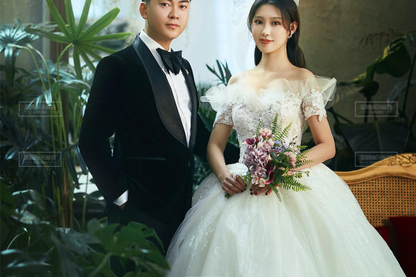 克莉丝秘境系列｜自带仙气的室内婚纱照