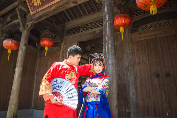 秀禾服中式风格