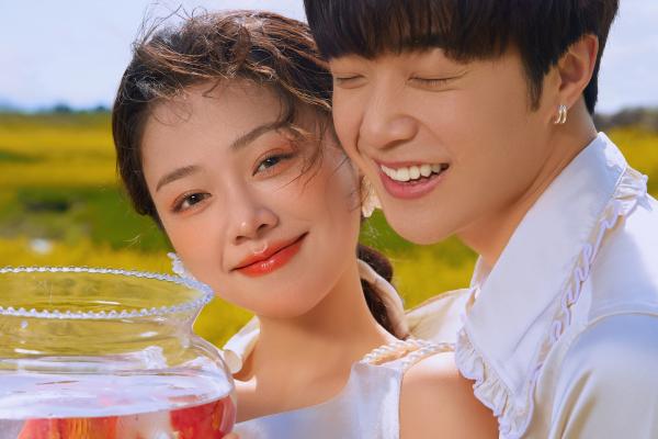 给你一片浪漫的油菜花海 做一个天真烂漫的花仙子