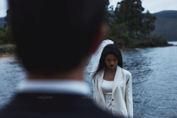 素颜对比婚纱照