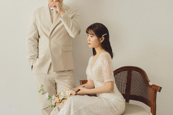 室内温馨风婚纱照｜每一帧浪漫都诠释了最简单的心动