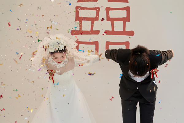 结婚当天被夸爆！喜嫁风用作迎宾婚纱照
