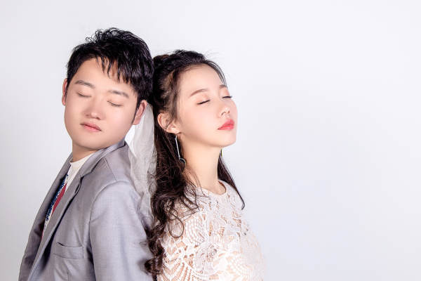 罗先生&龙女士