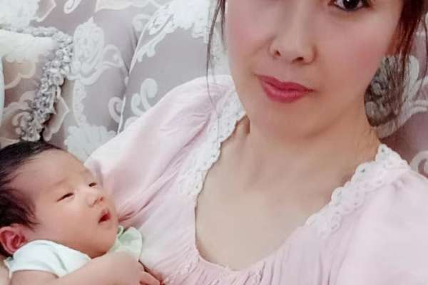 安倍儿特级金牌月嫂