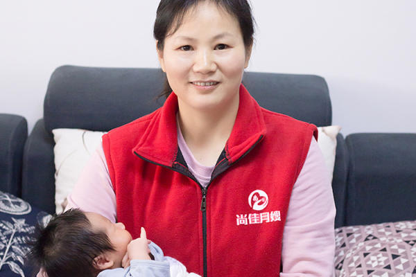 S5级别月嫂李桂兰