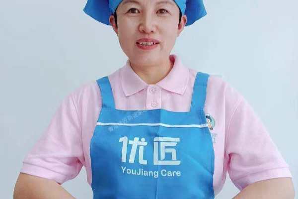 首席月嫂阿姨，郑阿姨