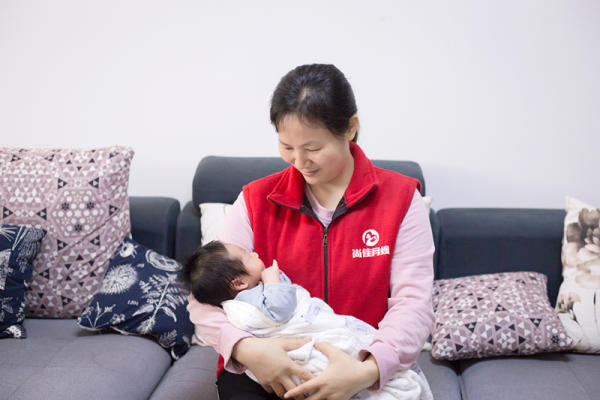 S5级别月嫂李桂兰