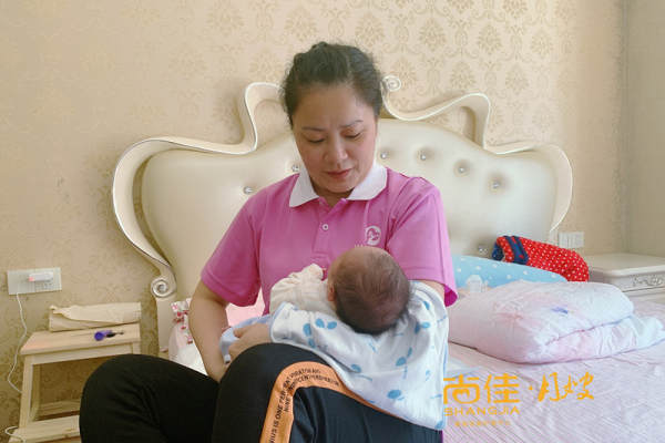 高端级别月嫂张小东