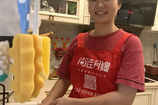高端级别月嫂温琴林