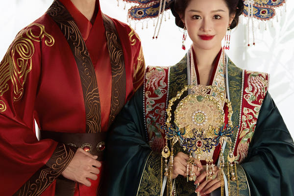 高度还原《知否》大婚的中式婚纱照
