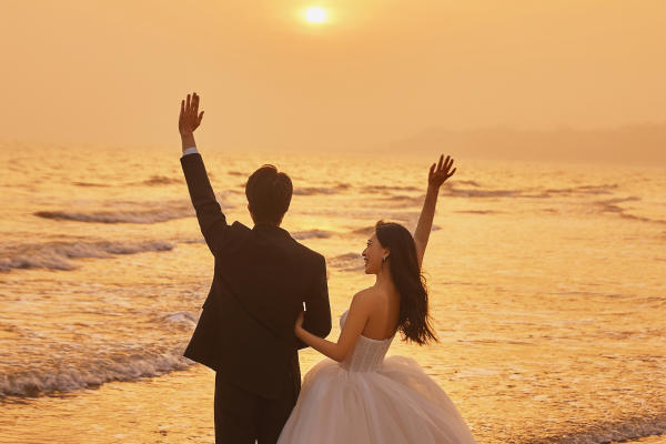 你永远可以相信海边的日落，拍婚纱照绝了