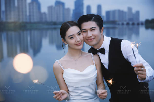 【浪漫纪实】电影质感婚纱照/总监团队+送品牌西服