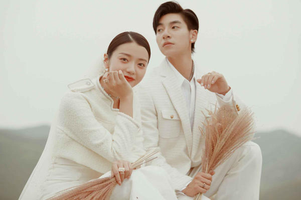 【本季热卖】婚纱照10服10造丨风格任选