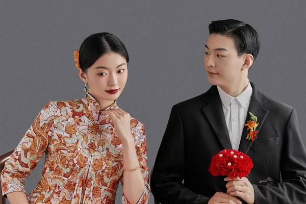 《风格任选  服装不分亲区》婚纱照 一价全包婚纱摄影