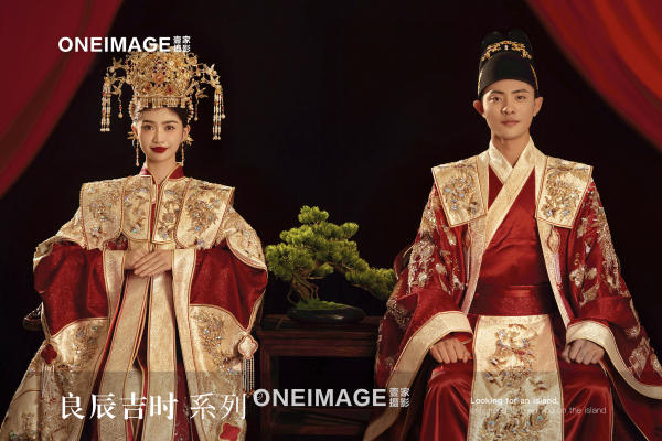 【一价全包】婚纱照+跟妆+婚纱礼服