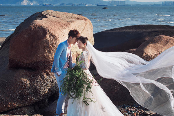 厦门婚纱摄影室内外景婚纱照结婚照团购套系