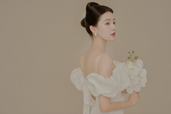 【岸芷汀兰婚纱摄影】谁拍谁好看 新中式工笔画婚纱照 温婉主纱