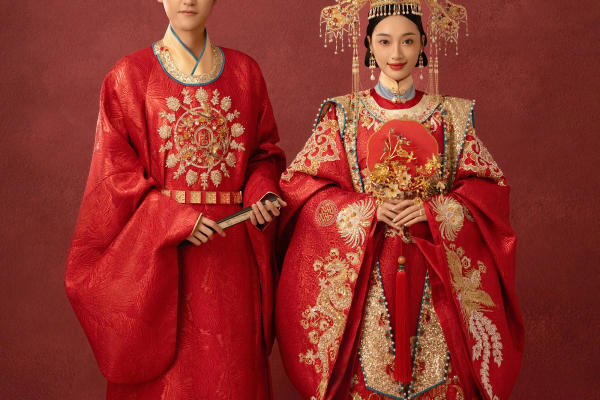 凤冠霞帔中式婚纱照