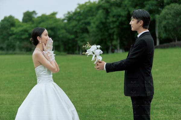 【风格任选】浪漫城市旅拍婚纱照+送婚纱+底片全送