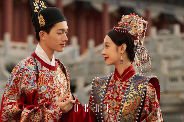 婆婆逢人就夸的剧情汉服婚纱照，太美了