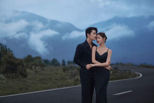 《聚焦旅拍丽江站》日照金山梦幻婚纱照