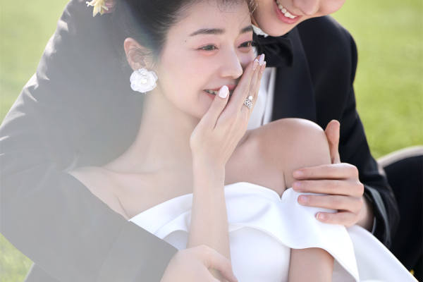 JUJIAO & 夏日必拍草坪婚纱照